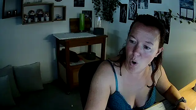 Snapshot of AnyaKrey@xh chatting on 19, 10, 2025 AnyaKreyxh online show from 19, 10, 2025