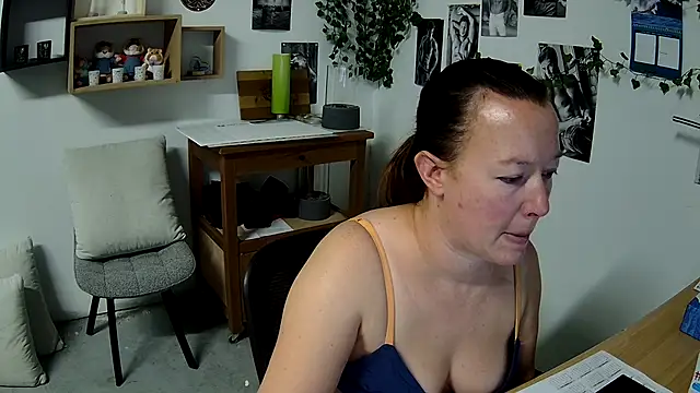 Snapshot of AnyaKrey@xh chatting on 13, 11, 2025 AnyaKreyxh online show from 13, 11, 2025