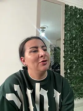 Abril Luv online show from 16, 4, 2026