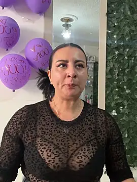 Snapshot of Abril_Luv chatting on 8, 5, 2026 Abril Luv online show from 8, 5, 2026
