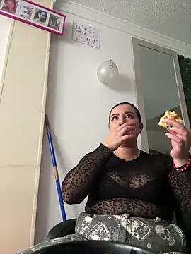 Snapshot of Abril_Luv chatting on 20, 5, 2026 Abril Luv online show from 20, 5, 2026
