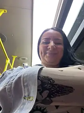 Snapshot of Abril_Luv chatting on 15, 7, 2026 Abril Luv online show from 15, 7, 2026