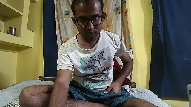 Snapshot of Cute_boy2000 chatting on 22, 12, 2024 Cute boy2000 online show from 22, 12, 2024