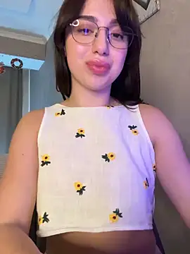 Snapshot of Tasty_Nora chatting on 4, 2, 2025 Tasty Nora online show from 4, 2, 2025