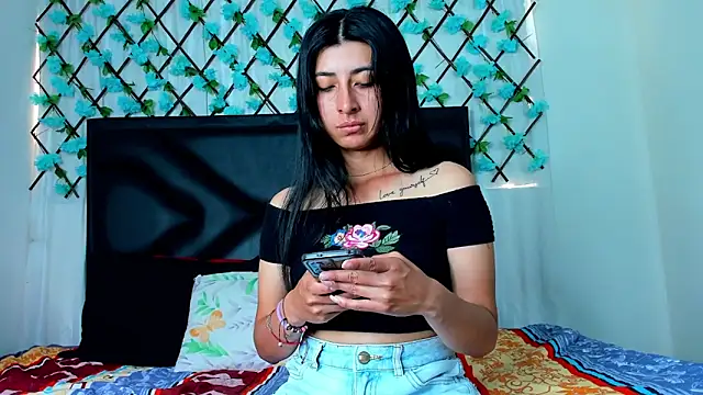 EmmaWilliamss online show from 23, 12, 2024