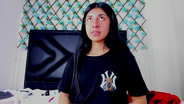 Snapshot of EmmaWilliamss chatting on 16, 6, 2026 EmmaWilliamss online show from 16, 6, 2026