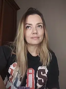 KrissSexi online show from 5, 12, 2025