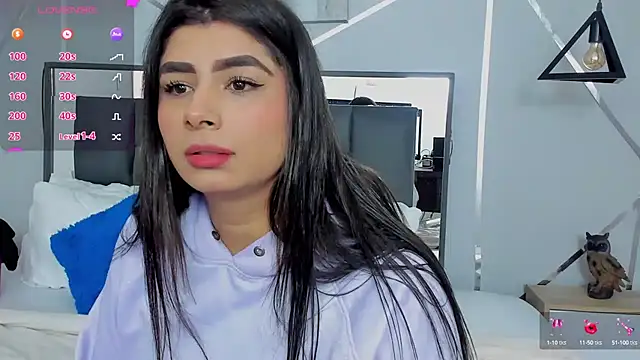 ZiaCalifa online show from 5, 2, 2025