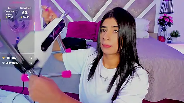 ZiaCalifa online show from 11, 3, 2026