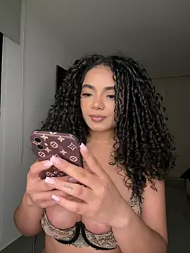 Snapshot of Mariecurl chatting on 16, 6, 2026 Mariecurl online show from 16, 6, 2026