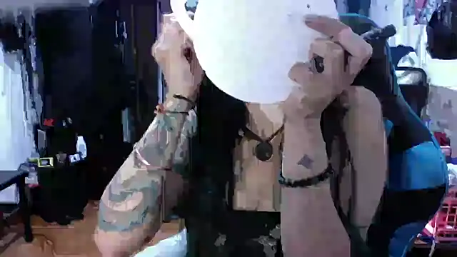 AngelaQueen  online show from 16, 12, 2025