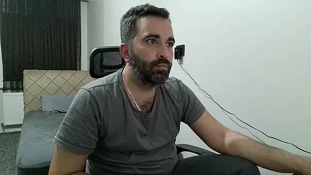 Snapshot of tgltplsr chatting on 1, 2, 2026 tgltplsr online show from 1, 2, 2026