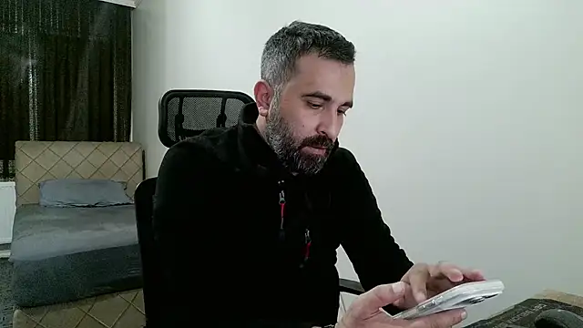 Snapshot of tgltplsr chatting on 4, 3, 2026 tgltplsr online show from 4, 3, 2026
