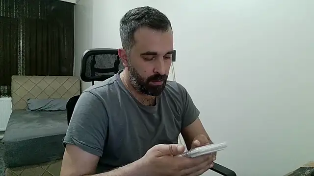 Snapshot of tgltplsr chatting on 6, 3, 2026 tgltplsr online show from 6, 3, 2026