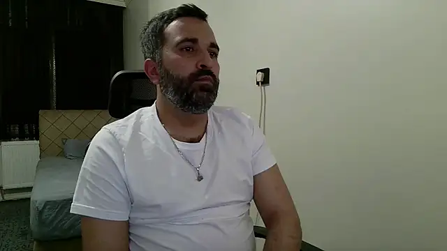Snapshot of tgltplsr chatting on 8, 4, 2026 tgltplsr online show from 8, 4, 2026