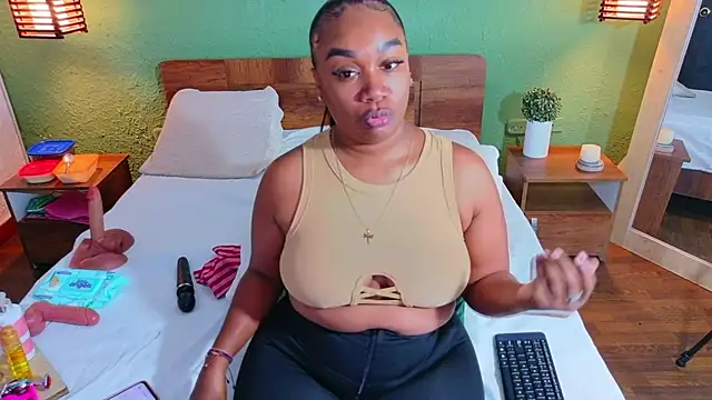 Snapshot of dannaahbrown chatting on 20, 4, 2026 dannaahbrown online show from 20, 4, 2026