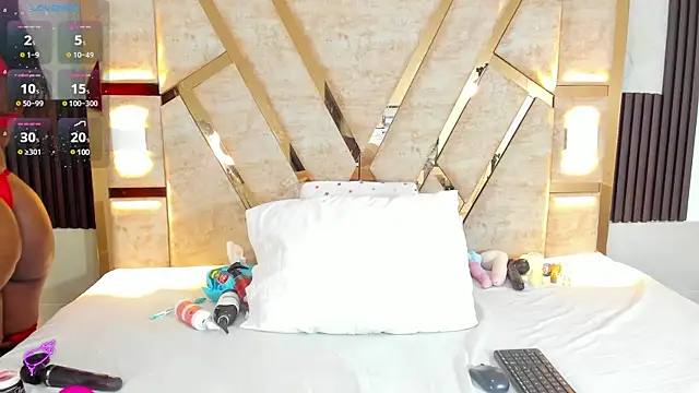 Athenea Mills online show from 11, 2, 2025