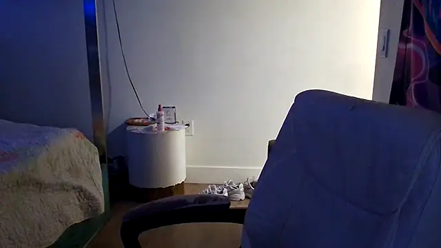 Snapshot of YasmineMinaj chatting on 21, 12, 2025 YasmineMinaj online show from 21, 12, 2025