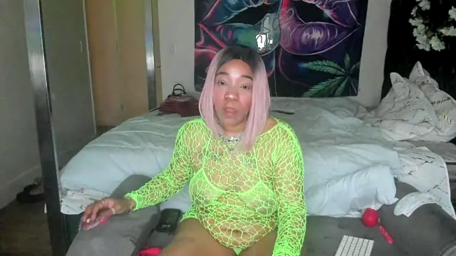 Snapshot of YasmineMinaj chatting on 15, 4, 2026 YasmineMinaj online show from 15, 4, 2026