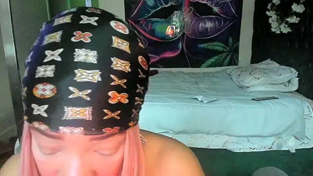 Snapshot of YasmineMinaj chatting on 16, 4, 2026 YasmineMinaj online show from 16, 4, 2026