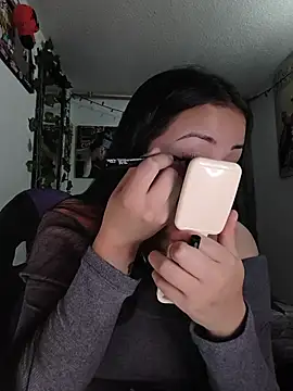 Snapshot of persefone_core chatting on 18, 4, 2026 persefone core online show from 18, 4, 2026