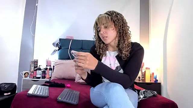 charlott lens online show from 9, 10, 2025