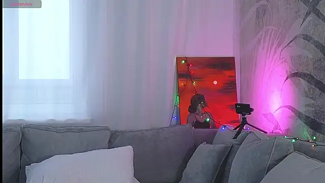 lily  foster online show from 24, 12, 2024