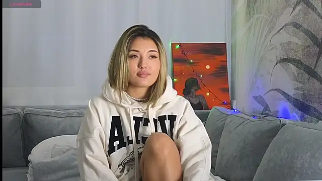 lily  foster online show from 26, 12, 2024