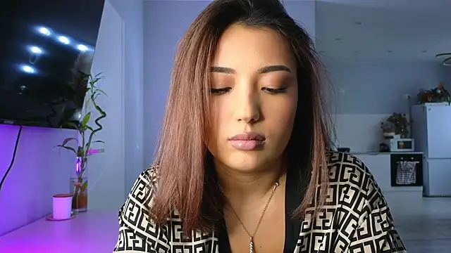 lily  foster online show from 23, 3, 2025