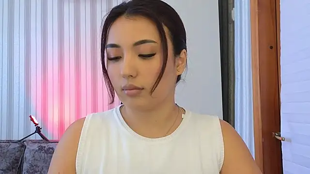 lily  foster online show from 10, 9, 2025