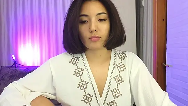 lily  foster online show from 5, 10, 2025