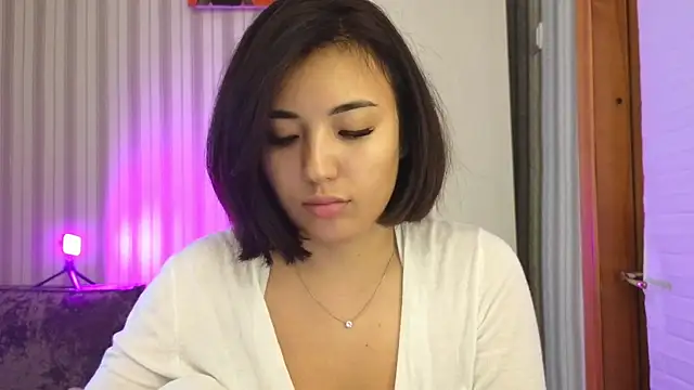 lily  foster online show from 8, 10, 2025