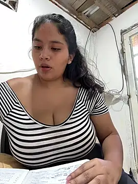 moncerrat luna online show from 13, 7, 2026