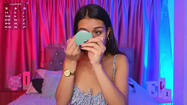 Snapshot of Emiily_Scott1 chatting on 13, 3, 2026 Emiily Scott1 online show from 13, 3, 2026