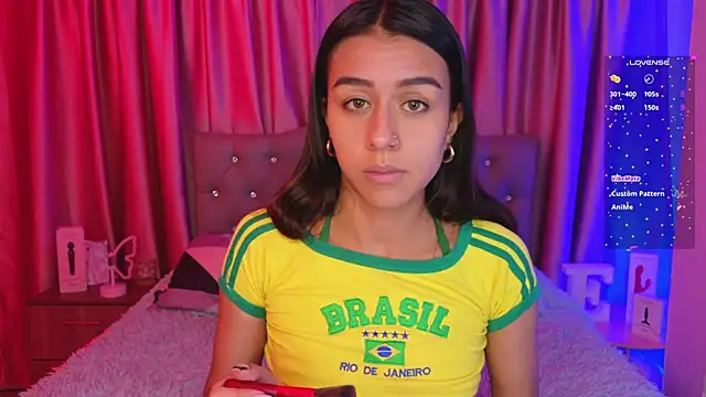 Snapshot of Emiily_Scott1 chatting on 2, 4, 2026 Emiily Scott1 online show from 2, 4, 2026