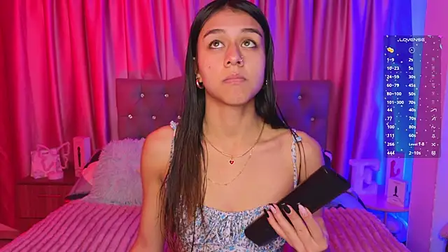 Snapshot of Emiily_Scott1 chatting on 3, 4, 2026 Emiily Scott1 online show from 3, 4, 2026