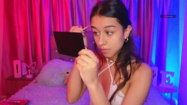 Snapshot of Emiily_Scott1 chatting on 8, 4, 2026 Emiily Scott1 online show from 8, 4, 2026