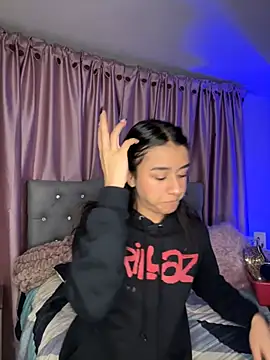 Snapshot of Emiily_Scott1 chatting on 15, 4, 2026 Emiily Scott1 online show from 15, 4, 2026