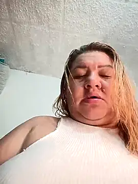 Snapshot of HORNY_MATURE25 chatting on 19, 4, 2026 HORNY MATURE25 online show from 19, 4, 2026