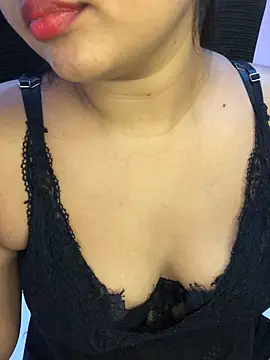 Snapshot of Rose_Olivia chatting on 12, 3, 2026 Rose Olivia online show from 12, 3, 2026