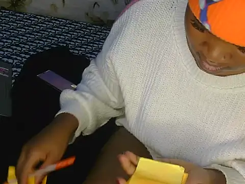 Snapshot of Pretty_hazel chatting on 2, 3, 2026 Pretty hazel online show from 2, 3, 2026