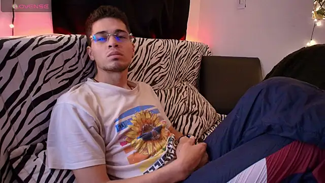 Snapshot of kisstarxxx chatting on 15, 2, 2026 kisstarxxx online show from 15, 2, 2026