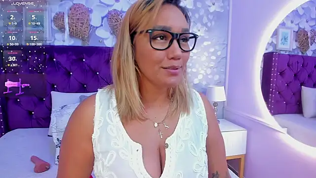 Snapshot of dalila_salazar chatting on 7, 4, 2026 dalila salazar online show from 7, 4, 2026