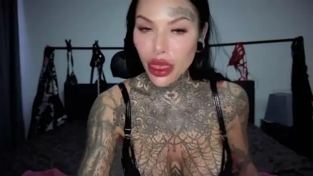 claudiacvc95 online show from 4, 4, 2026