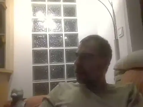 ptitcanard60600 online show from 25, 1, 2025