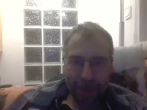 ptitcanard60600 online show from 4, 2, 2025