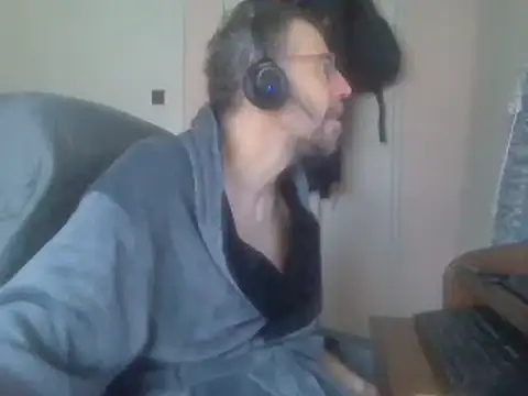 ptitcanard60600 online show from 6, 2, 2025