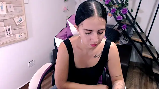 samantha baby  online show from 14, 4, 2026