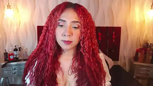 Snapshot of IsabelaLatina chatting on 4, 6, 2026 IsabelaLatina online show from 4, 6, 2026