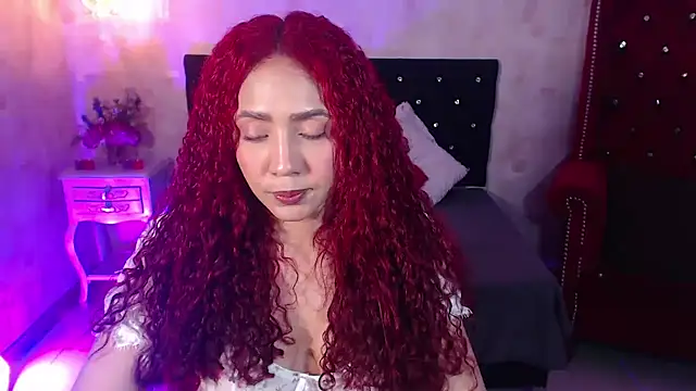 Snapshot of IsabelaLatina chatting on 5, 7, 2026 IsabelaLatina online show from 5, 7, 2026